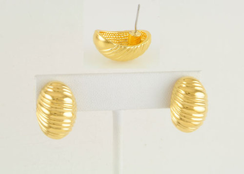 Goldtone Ribbed Oval Egg Shaped Earrings C598-BG3