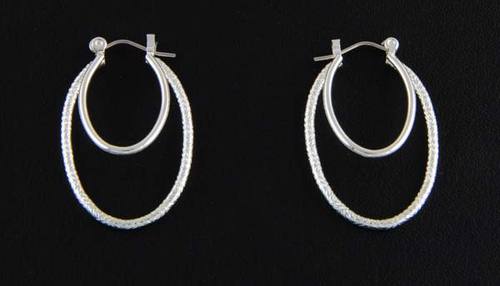 Textured Silvertone Medium Oval Hoop in Hoop Earrings C891-BG4