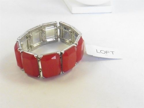 Loft Pale Red Resin Silver Tone Bracelet 7" p1130565